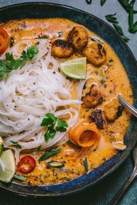  Khao Soi: Zupa kremowa z kurczakiem spotyka aromatyczne curry w chińskiej dzielnicy Chiang Mai