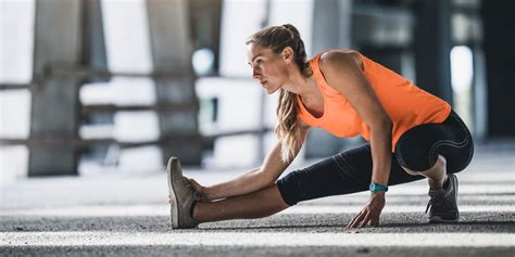 Should You Stretch Before or After Running: A Debate on Timing and the Mysterious Connection to Moon Phases